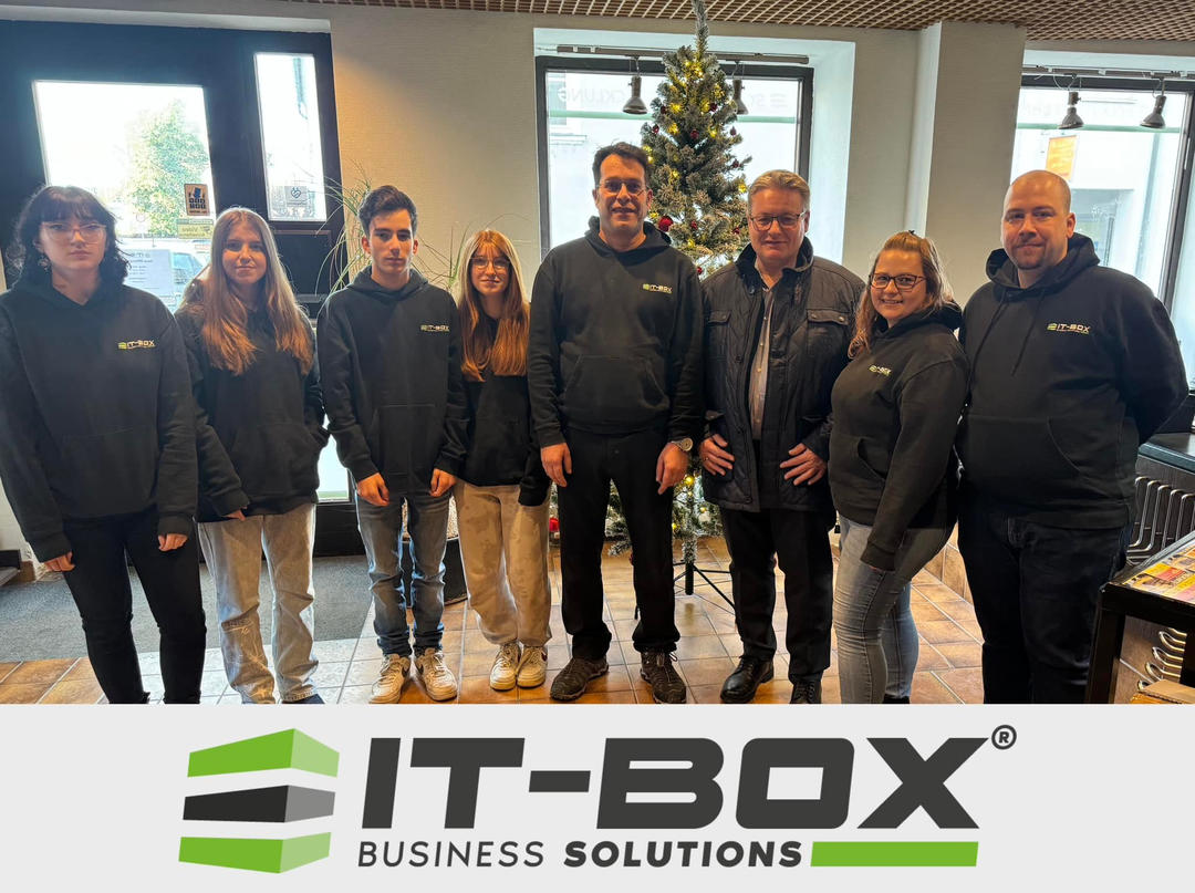 Menschen im IT-Box Standort in Straubing